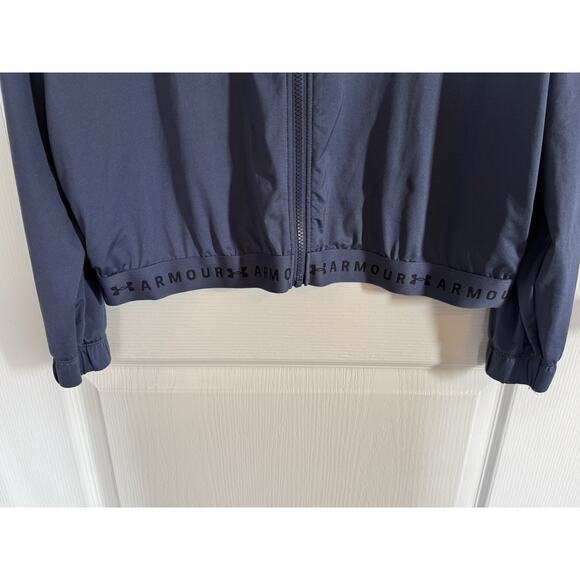 Under Armour Women Jacket Medium Blue Cropped Heatgear Full Zip Boxy Logo Band - Picture 4 of 5